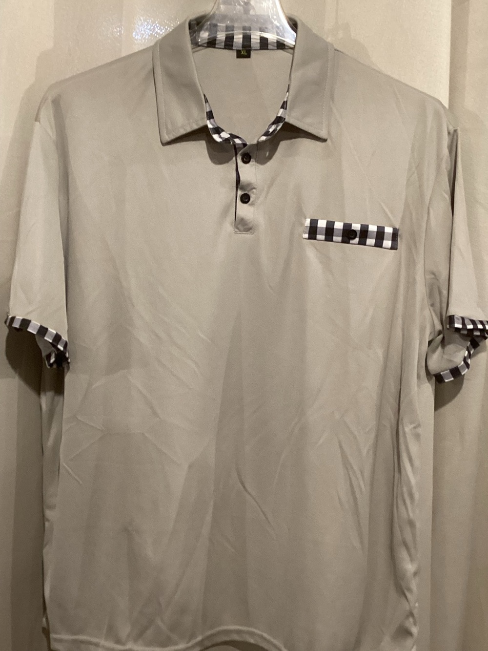 Men's Short-Sleeve Polo Shirt in Light Gray with Check Trim